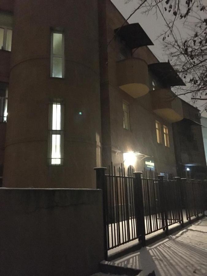 Classy And Cozy Hostel Ереван Экстерьер фото
