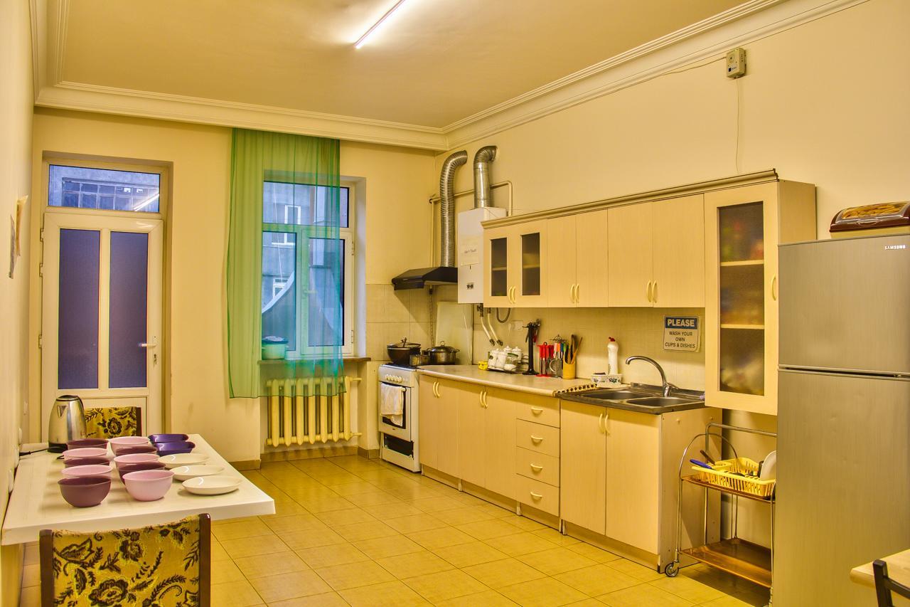 Classy And Cozy Hostel Ереван Экстерьер фото