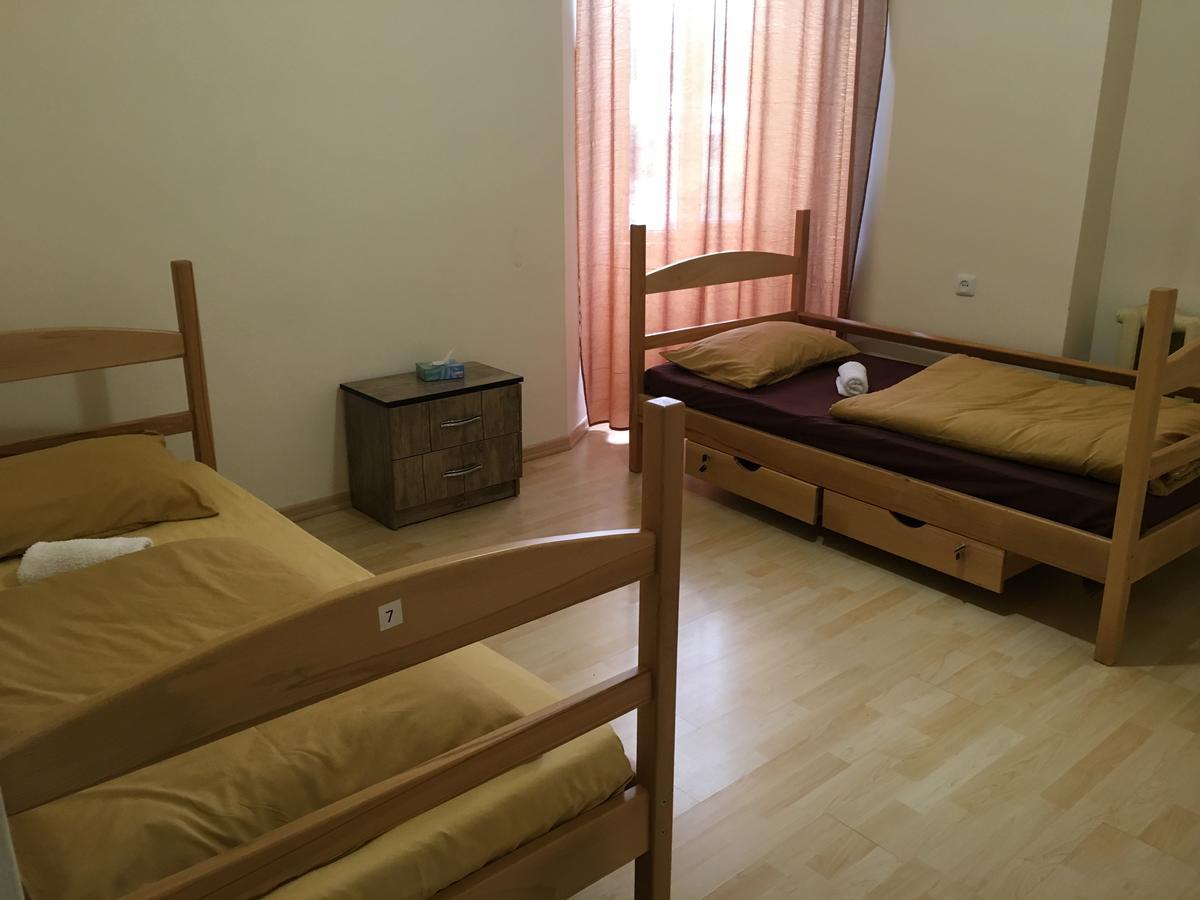 Classy And Cozy Hostel Ереван Экстерьер фото