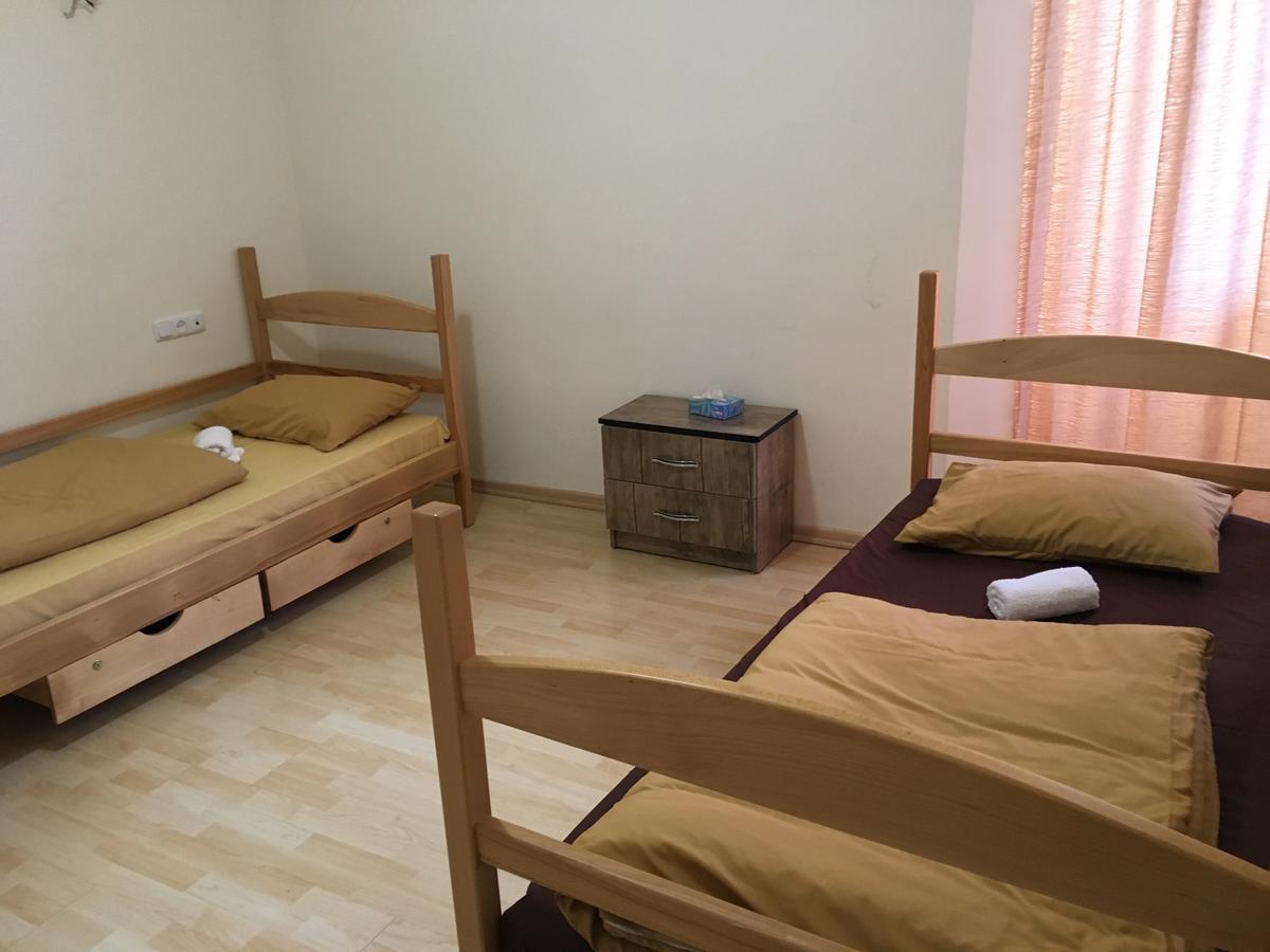 Classy And Cozy Hostel Ереван Экстерьер фото