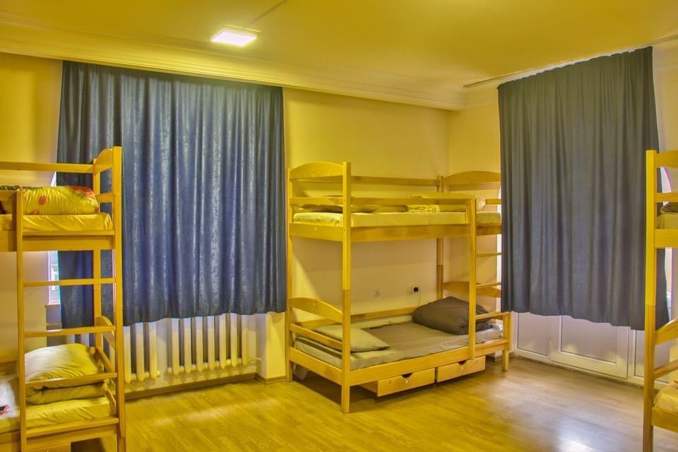 Classy And Cozy Hostel Ереван Экстерьер фото